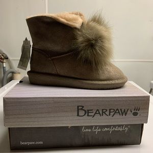 NWT Bearpaw boots